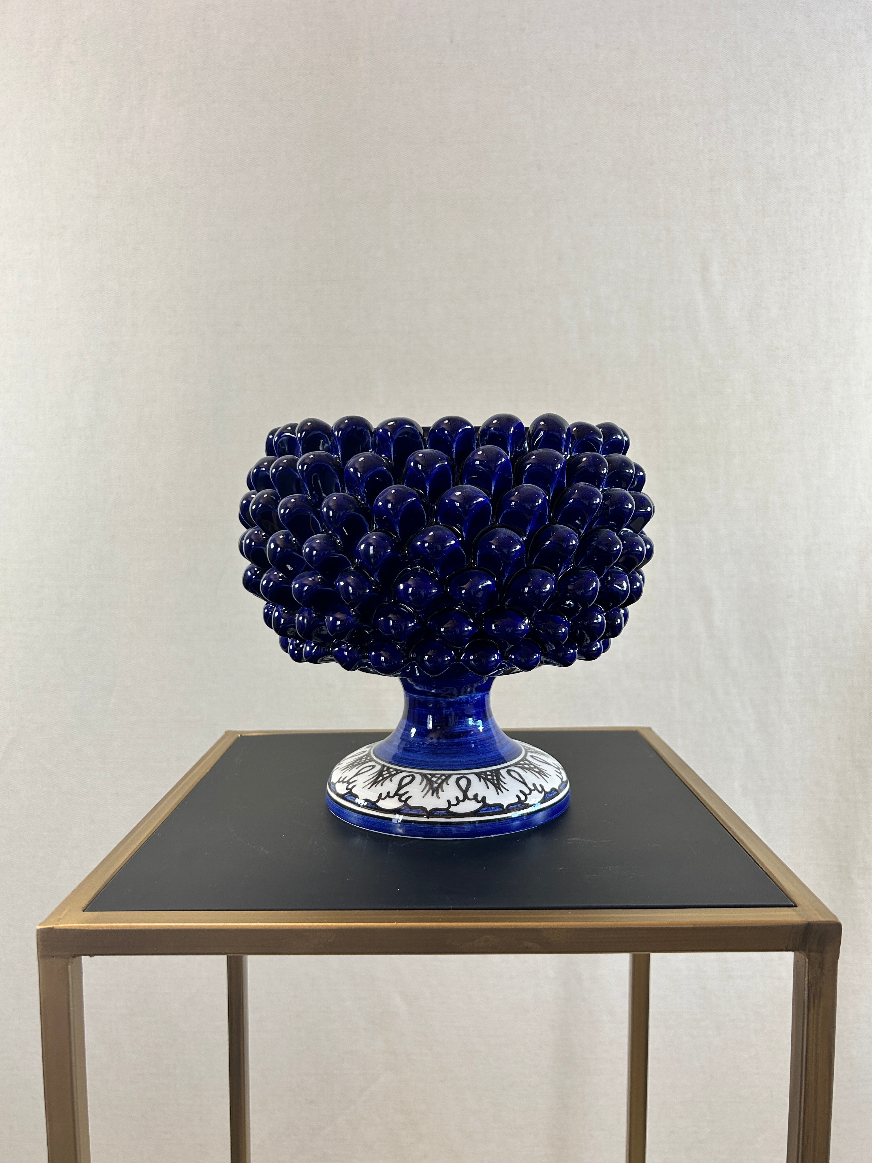 Vase sur pied
