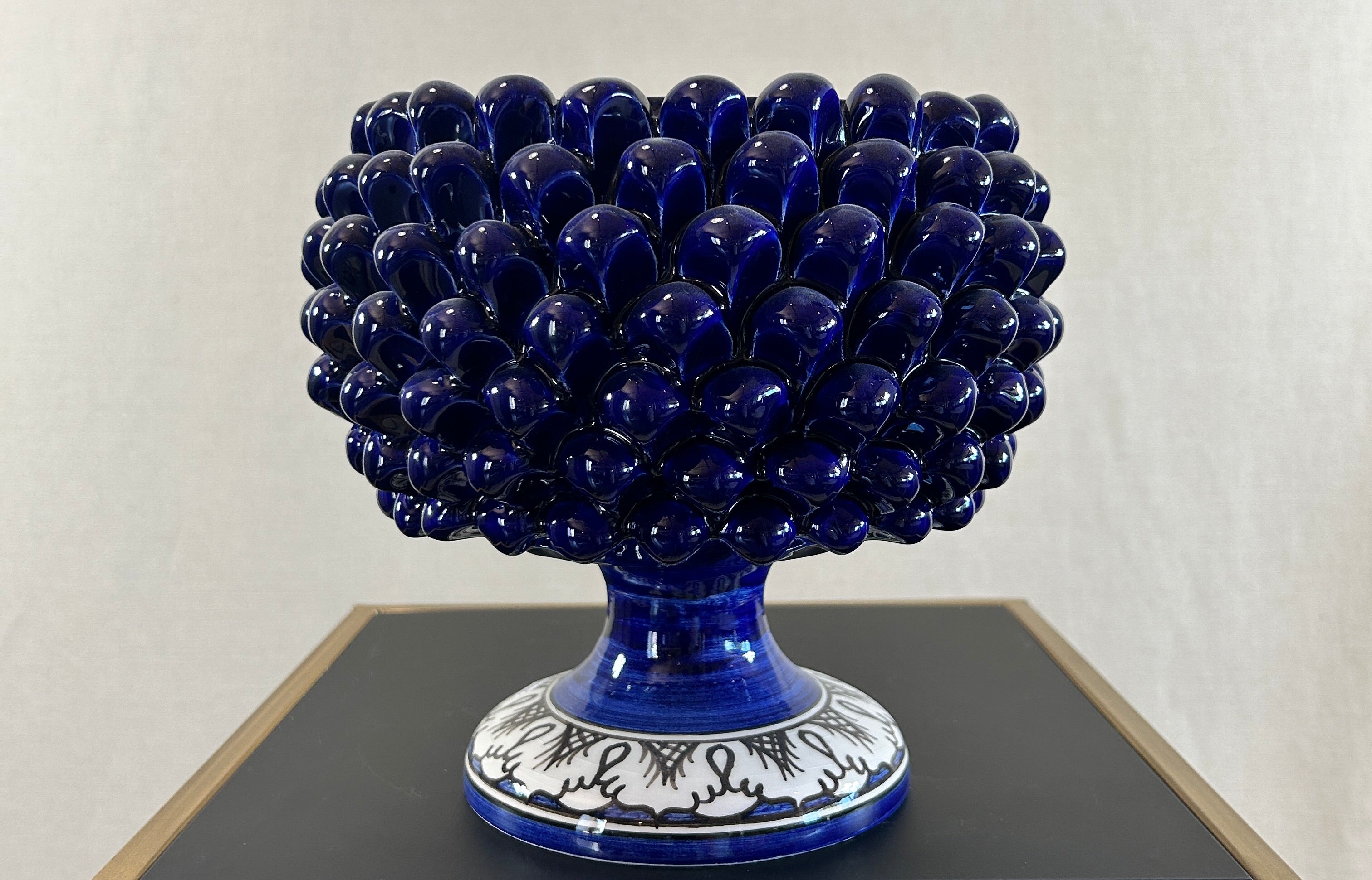 Vase sur pied